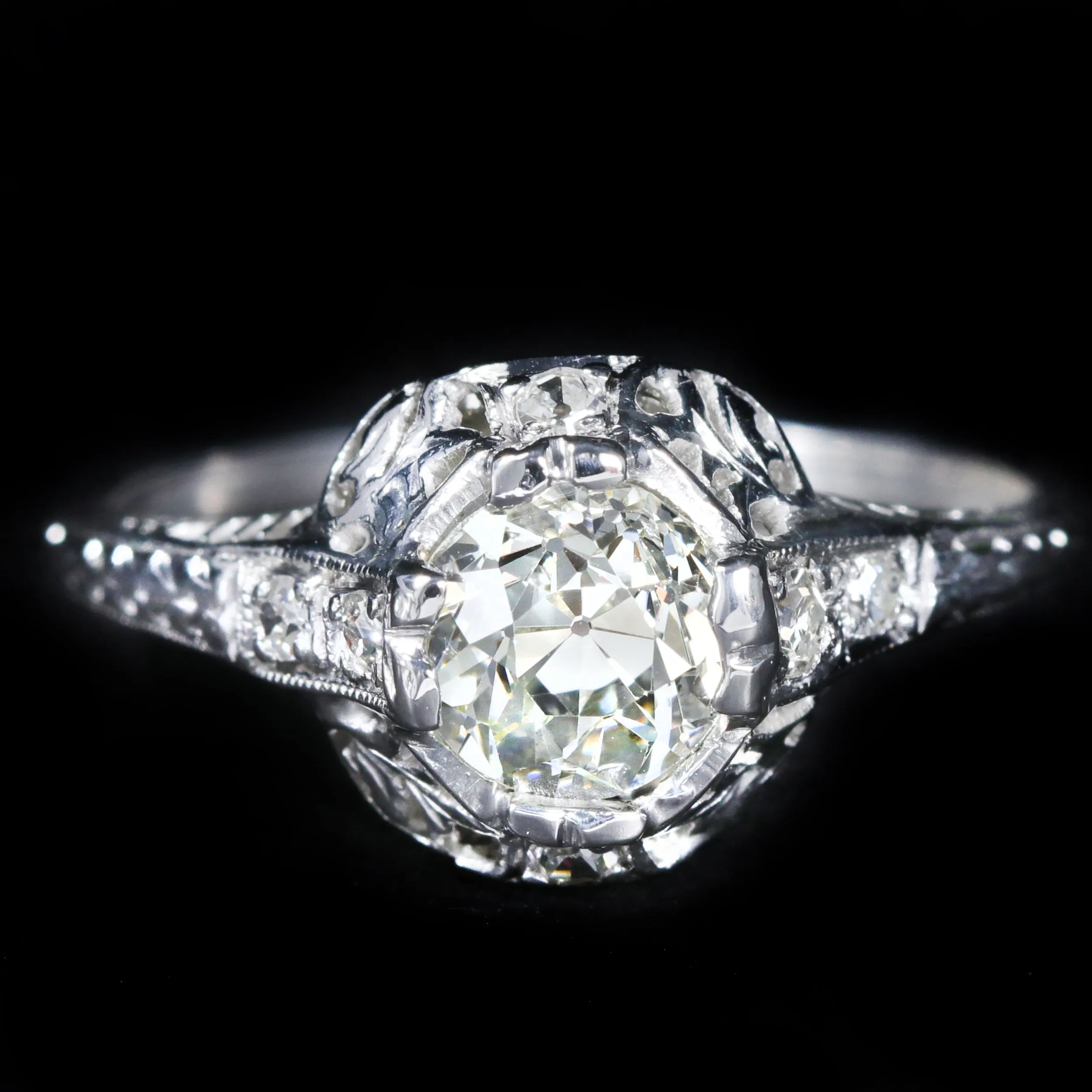 Art Deco Platinum 0.98 Carat Old Mine Cut Diamond Engagement Ring