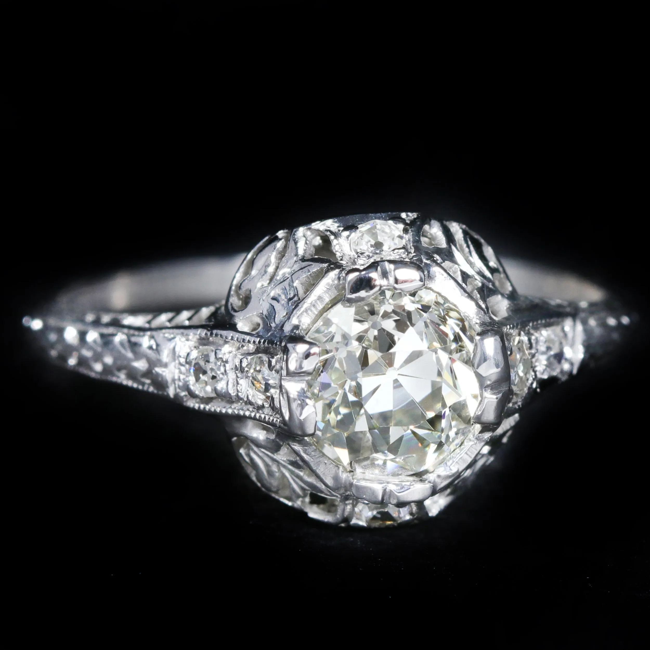 Art Deco Platinum 0.98 Carat Old Mine Cut Diamond Engagement Ring