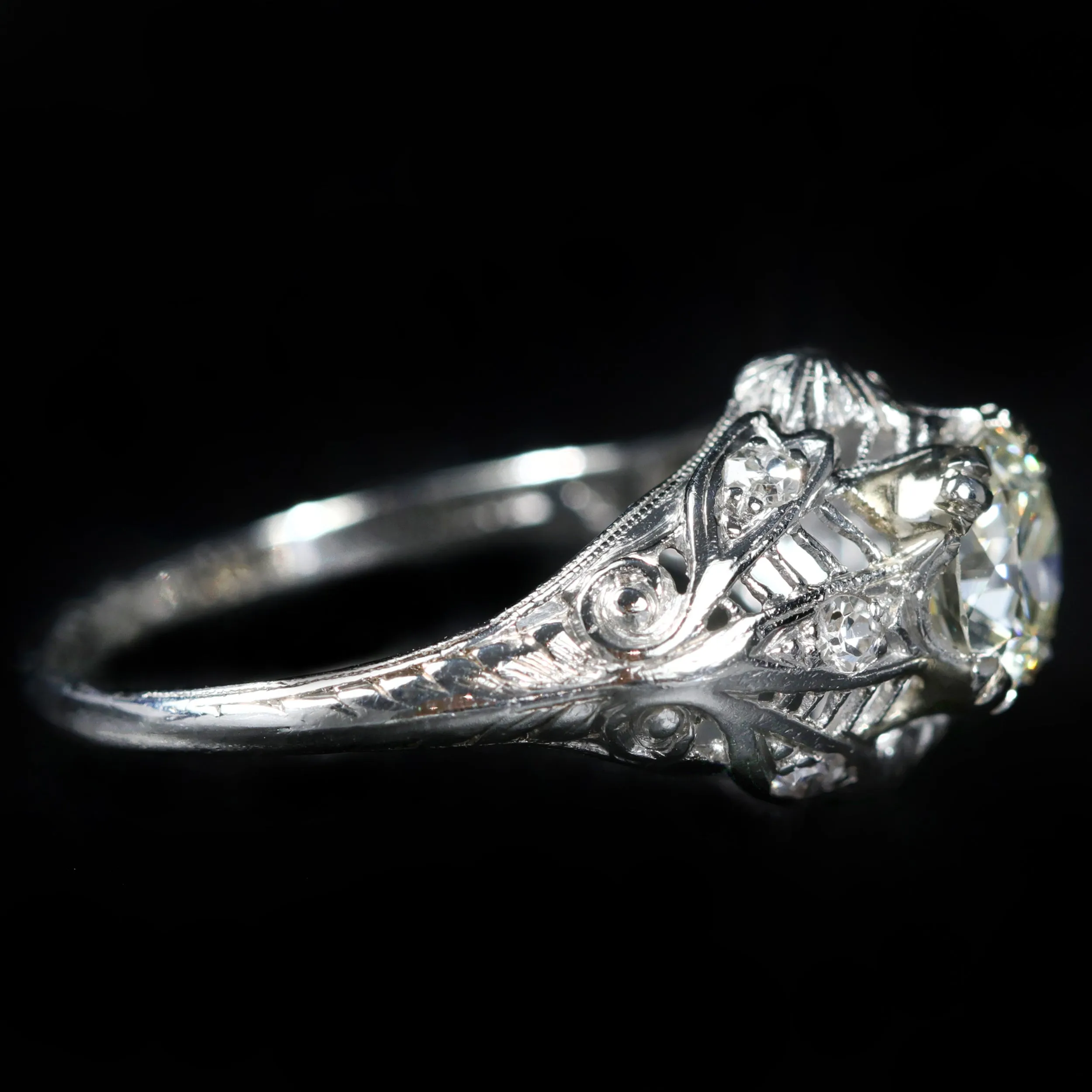 Art Deco Platinum GIA 0.91 Carat Old European Cut Diamond Ring