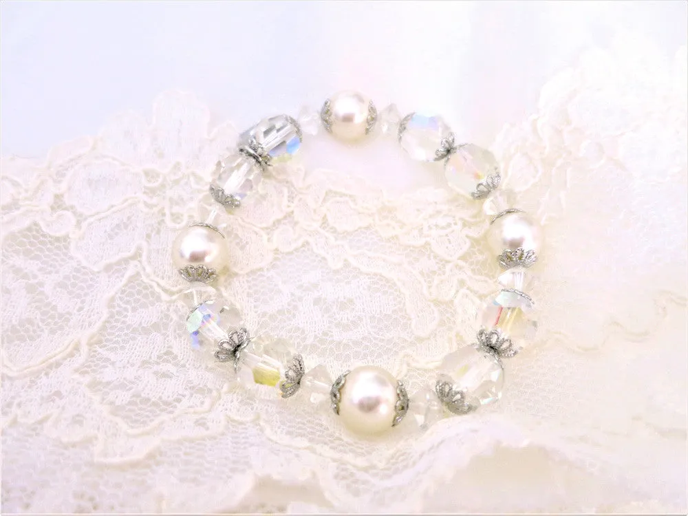 Beautiful Pearl and Crystal Bracelet