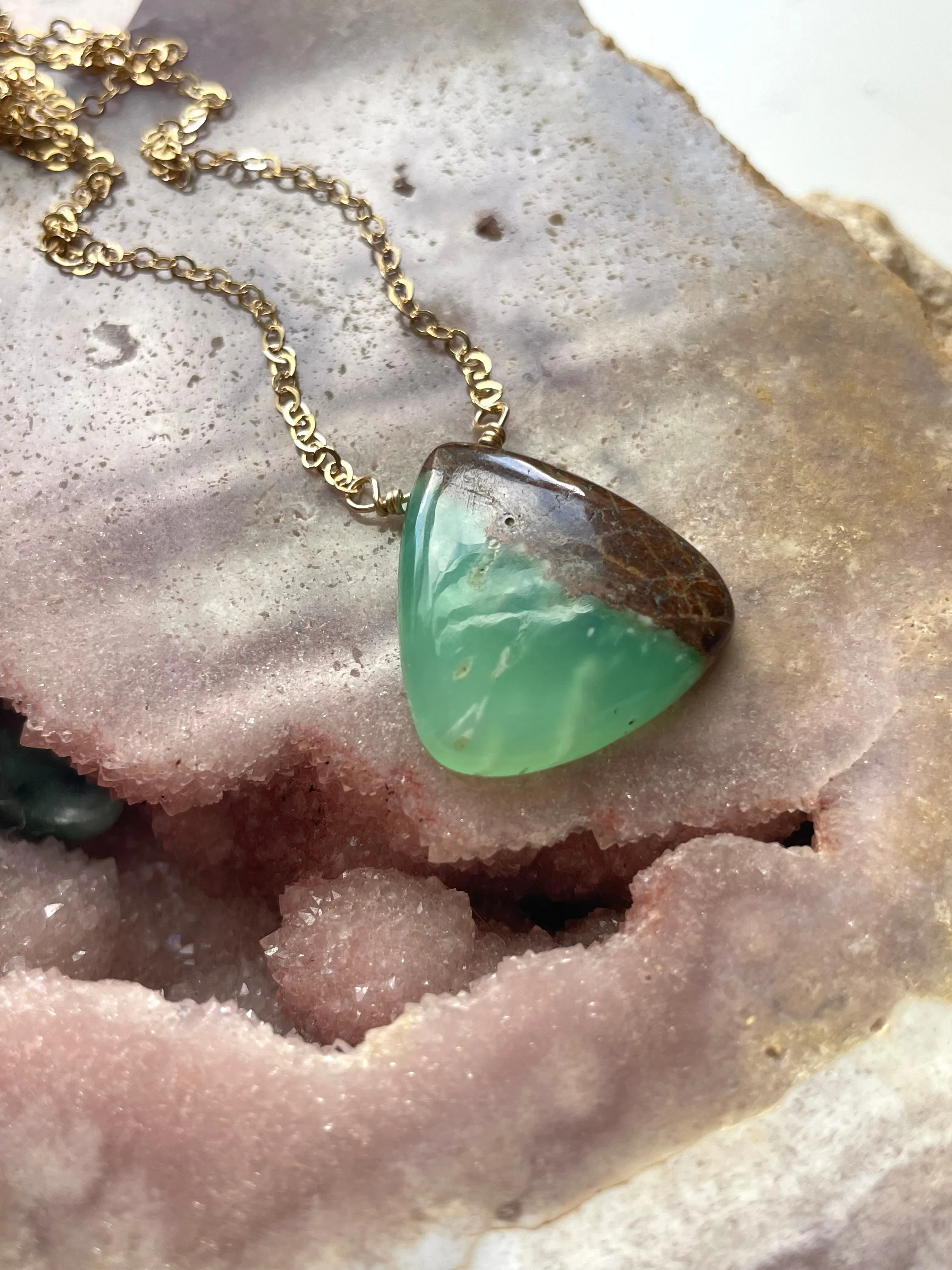 Chrysoprase Pendant Necklace Gold 16”