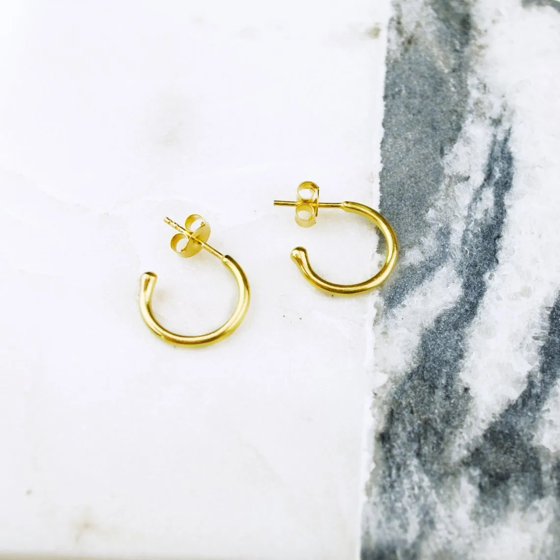 Dainty Gold Hoop Earring, Huggie Hoop, Gold Chunky Hoop, Minimalist Stacking Hoop Earring