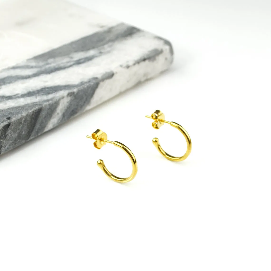 Dainty Gold Hoop Earring, Huggie Hoop, Gold Chunky Hoop, Minimalist Stacking Hoop Earring