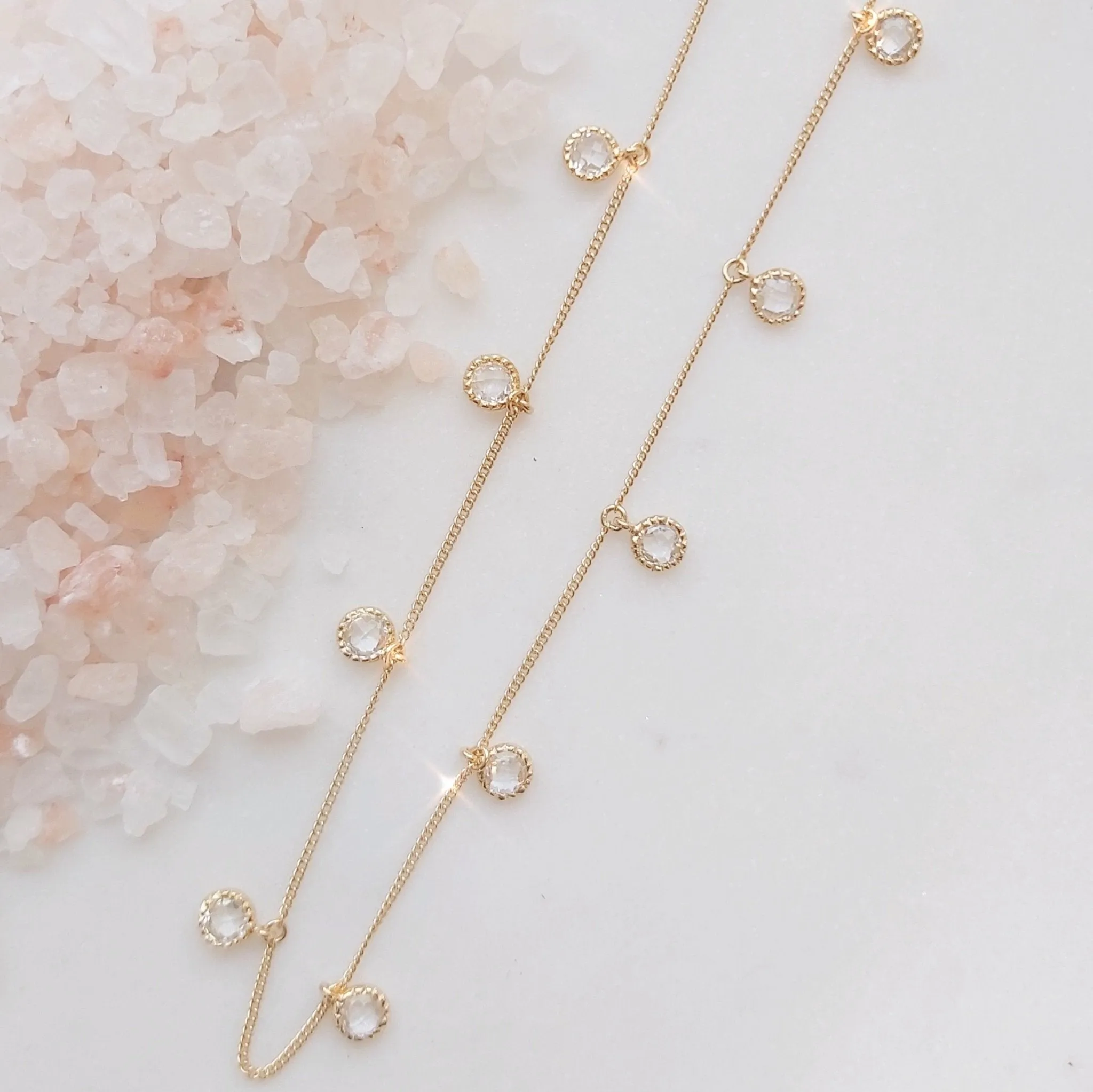 DAINTY LEGACY COLLAR NECKLACE - WHITE TOPAZ & GOLD