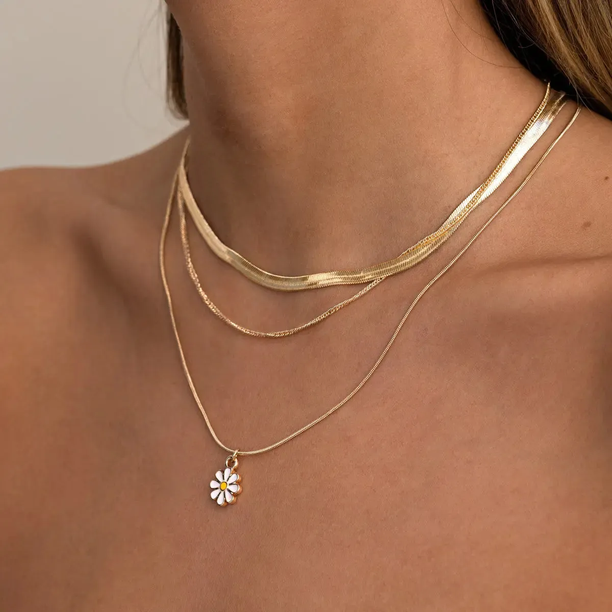 Enamel Daisy Necklace