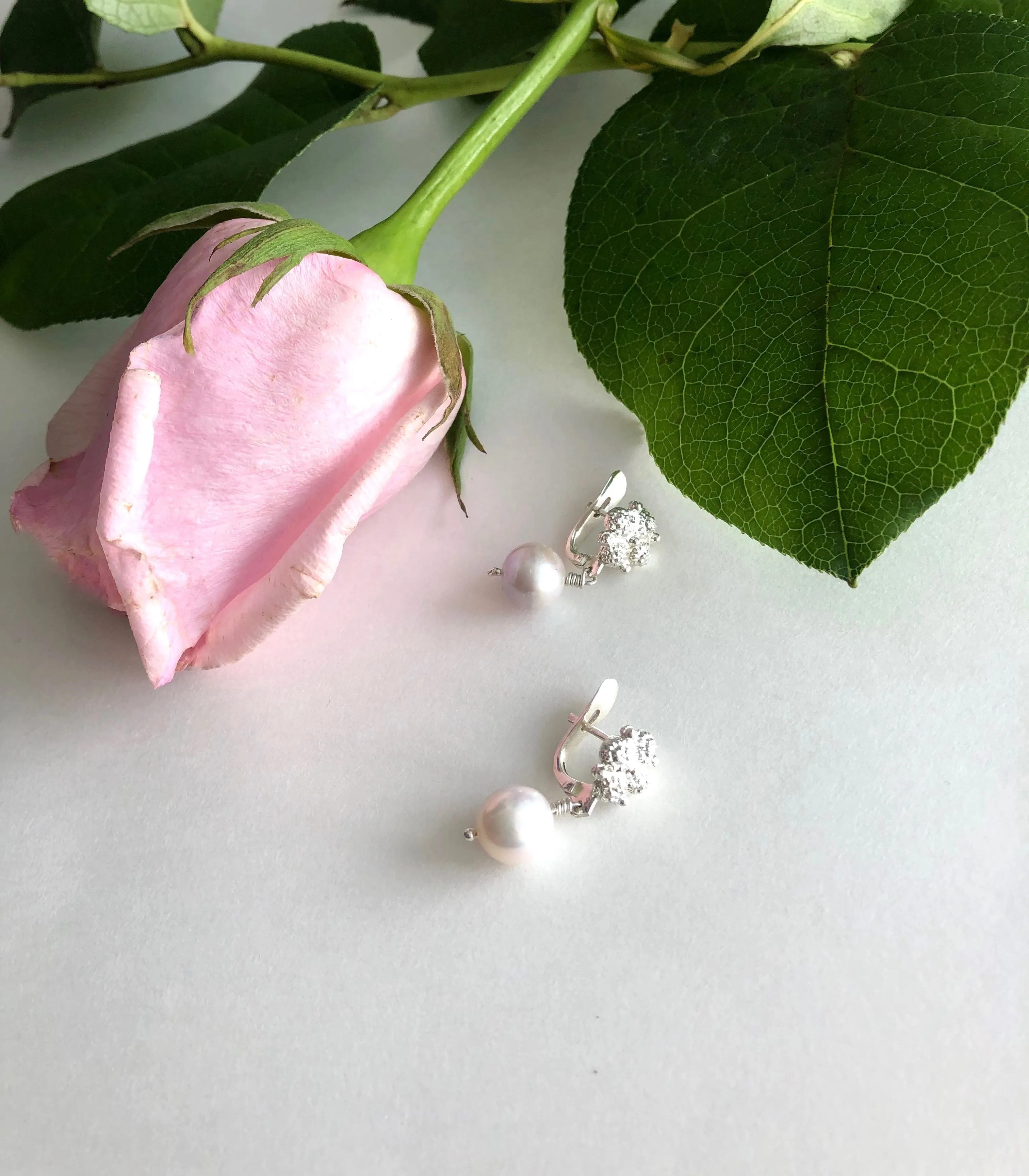 Estela Pearl Drop Earrings with 4 Rositas