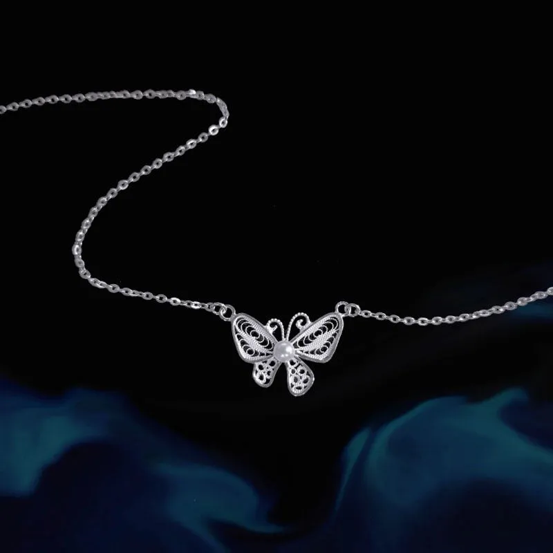 Exquisite Plain Silver Filigree Butterfly Necklace Inlaid with Natural Freshwater Pearls