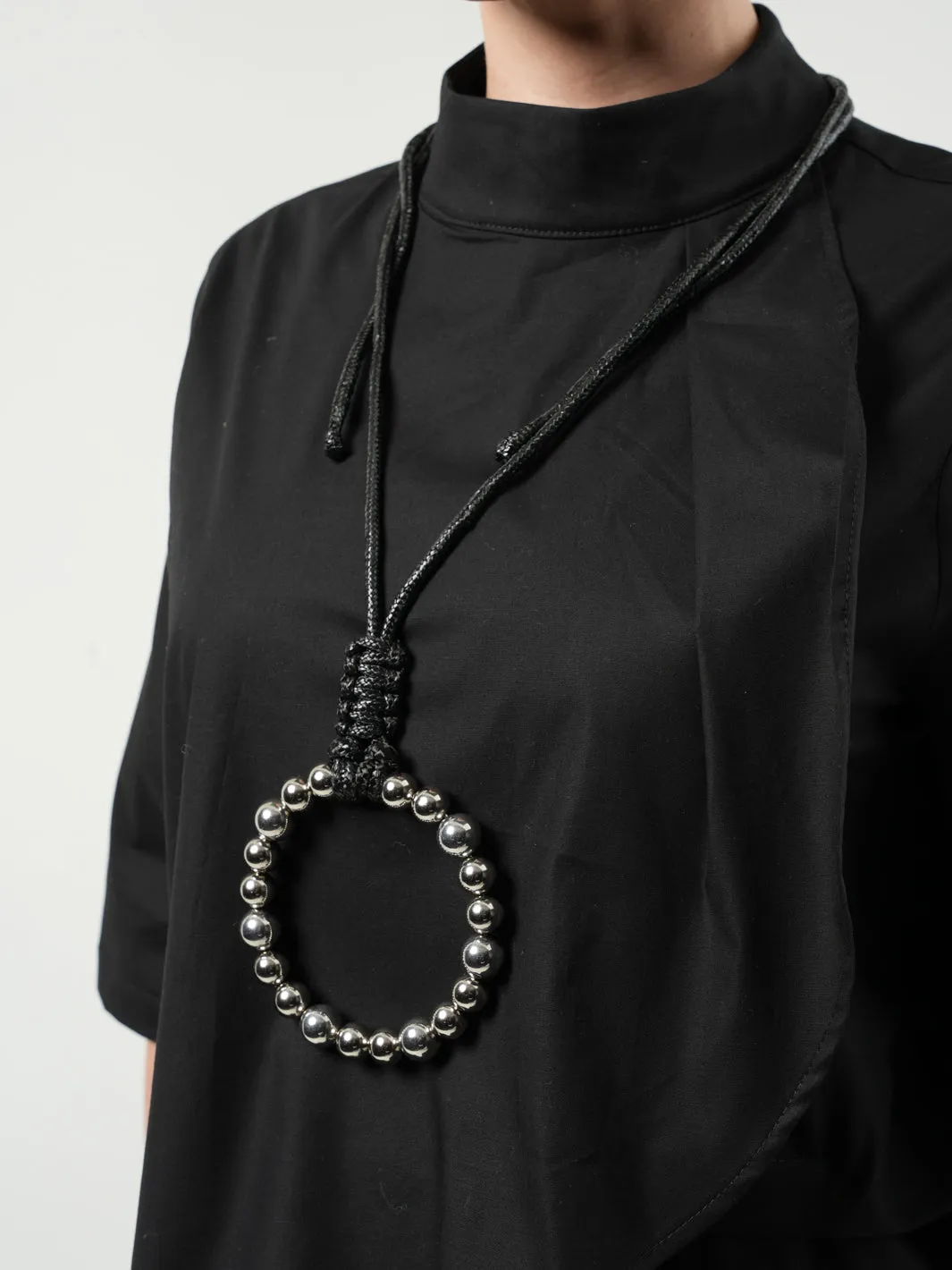 Extravagant Necklace With Round Accent