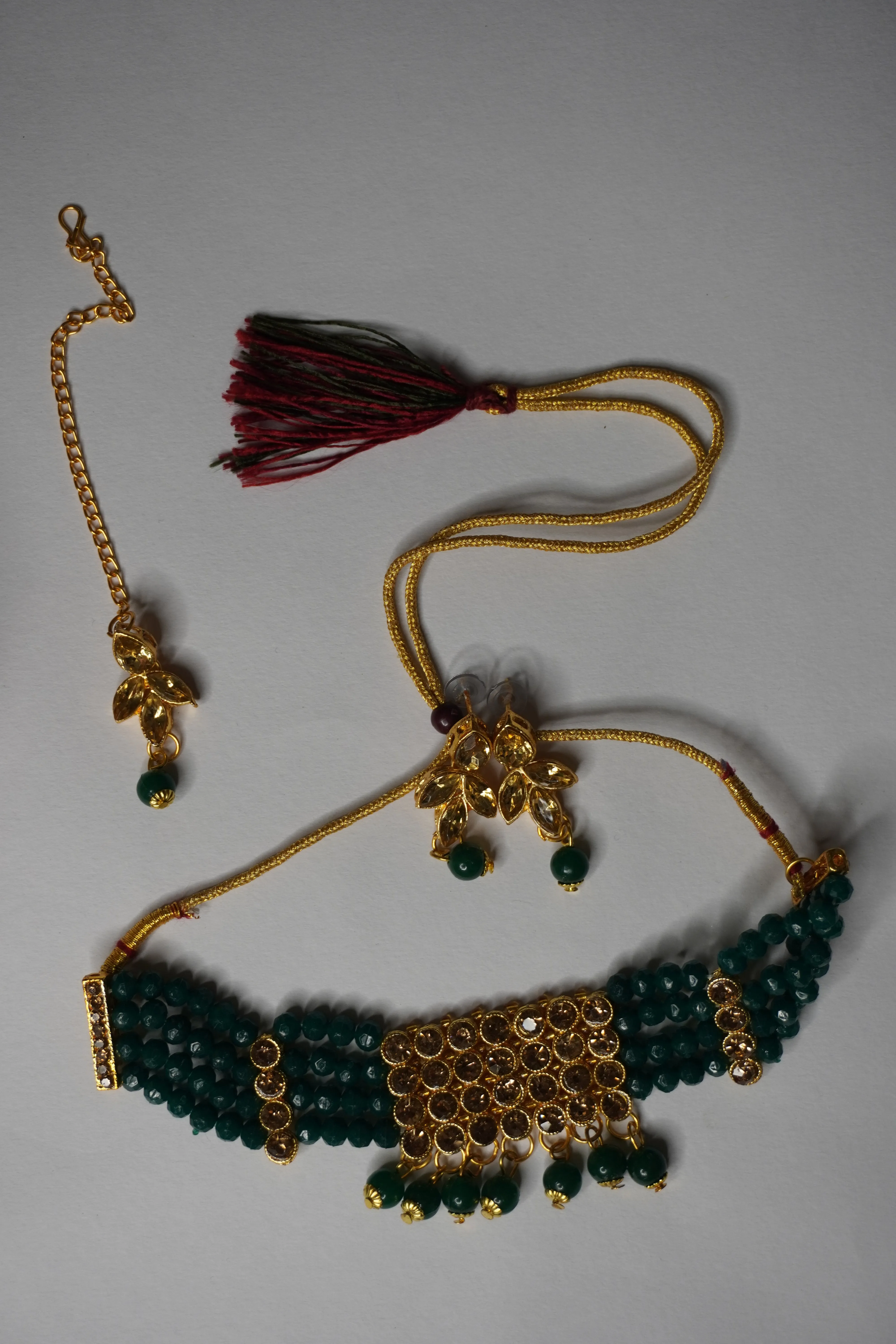 Green Colour Kundan Necklace with Earring & Maang Tikka