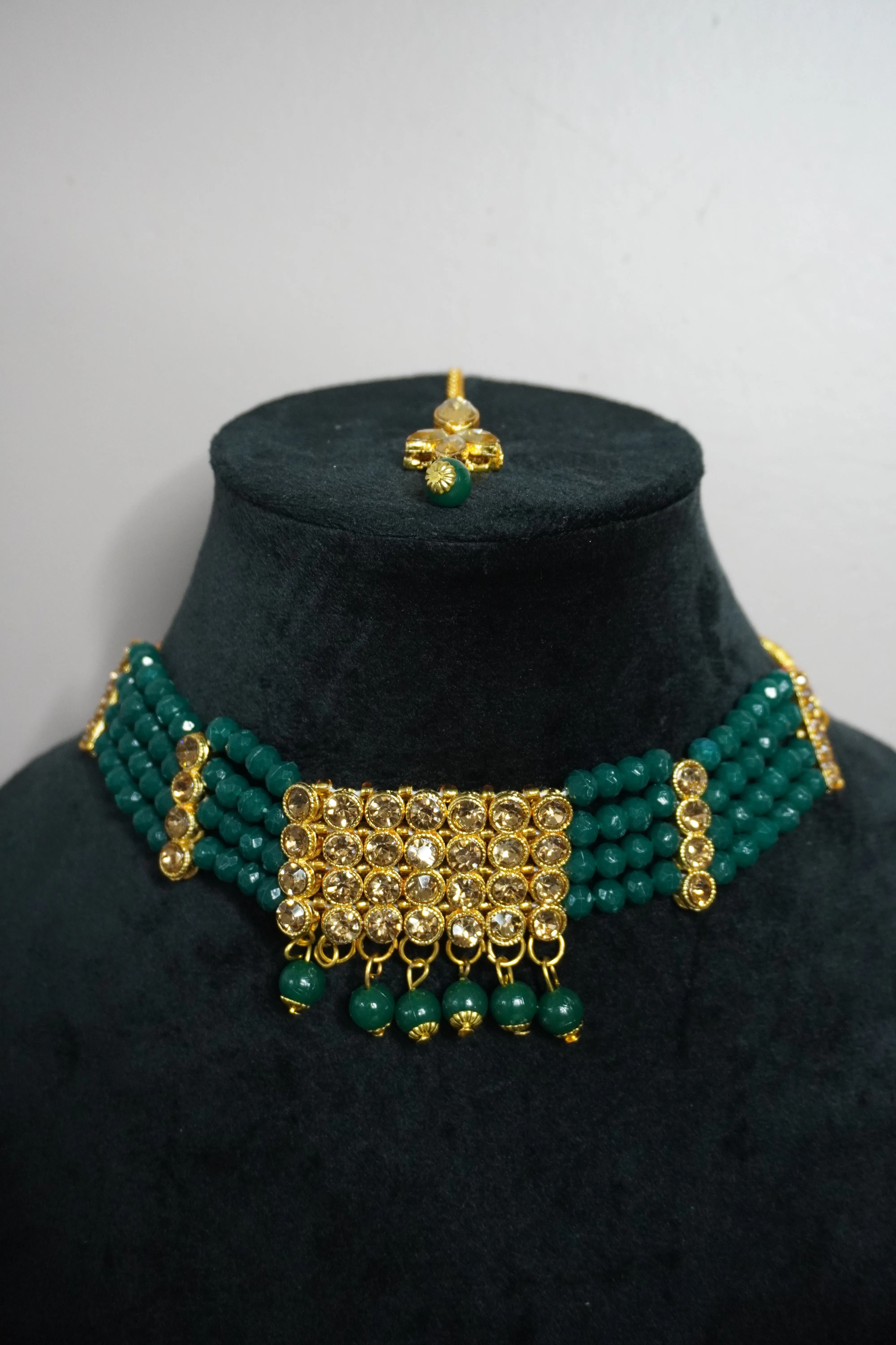 Green Colour Kundan Necklace with Earring & Maang Tikka