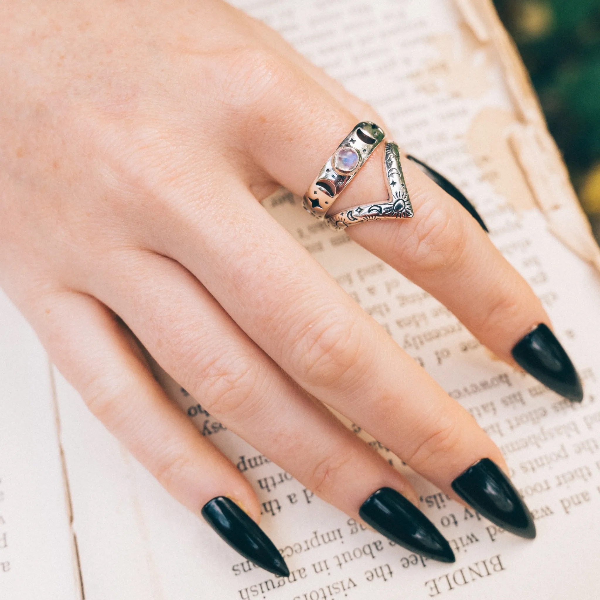 JUST A PHASE - Sterling Silver & Moonstone Ring