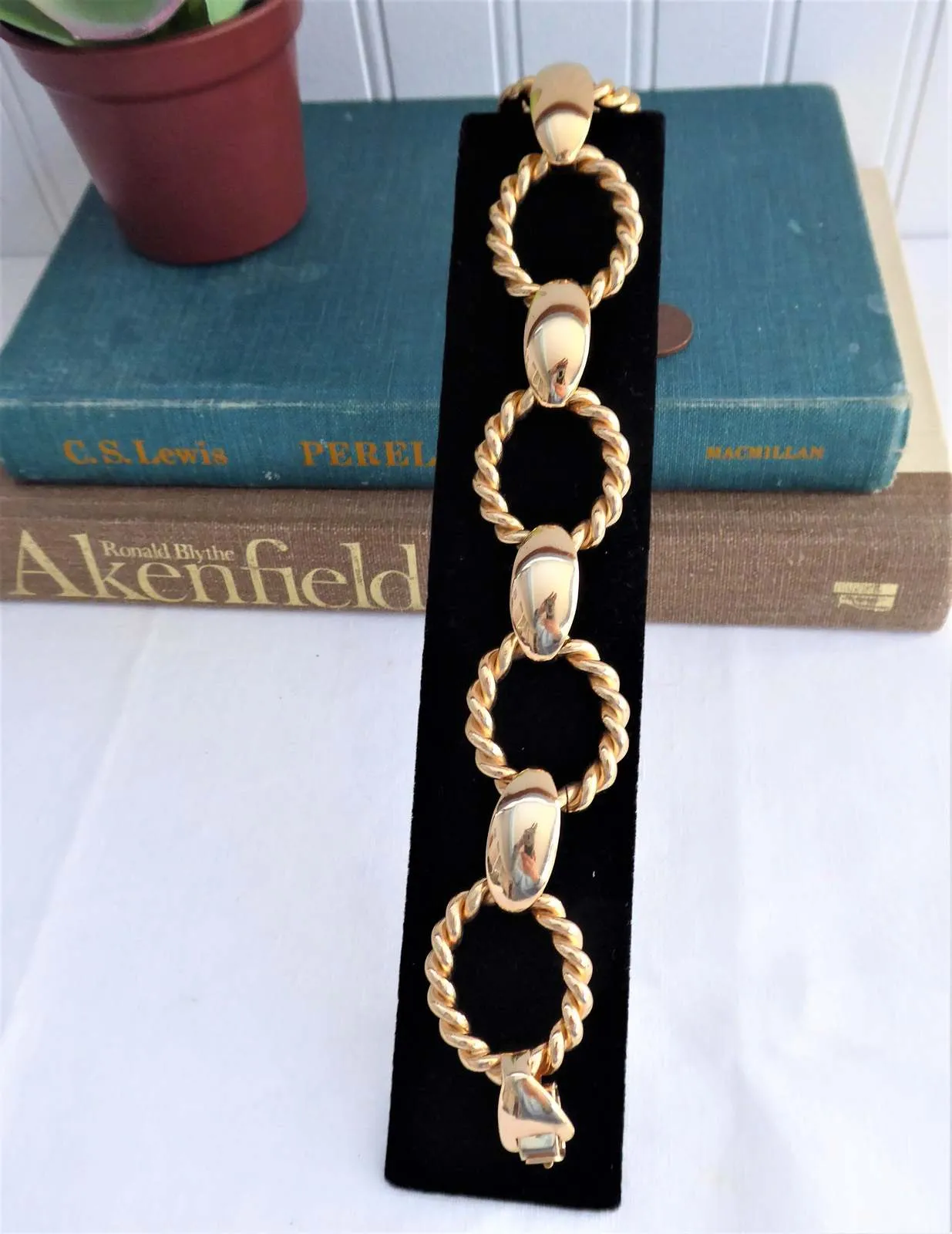 Napier Twisted Link Bracelet Signed Oval Links Gold Plated 1980s Fashion Chunky