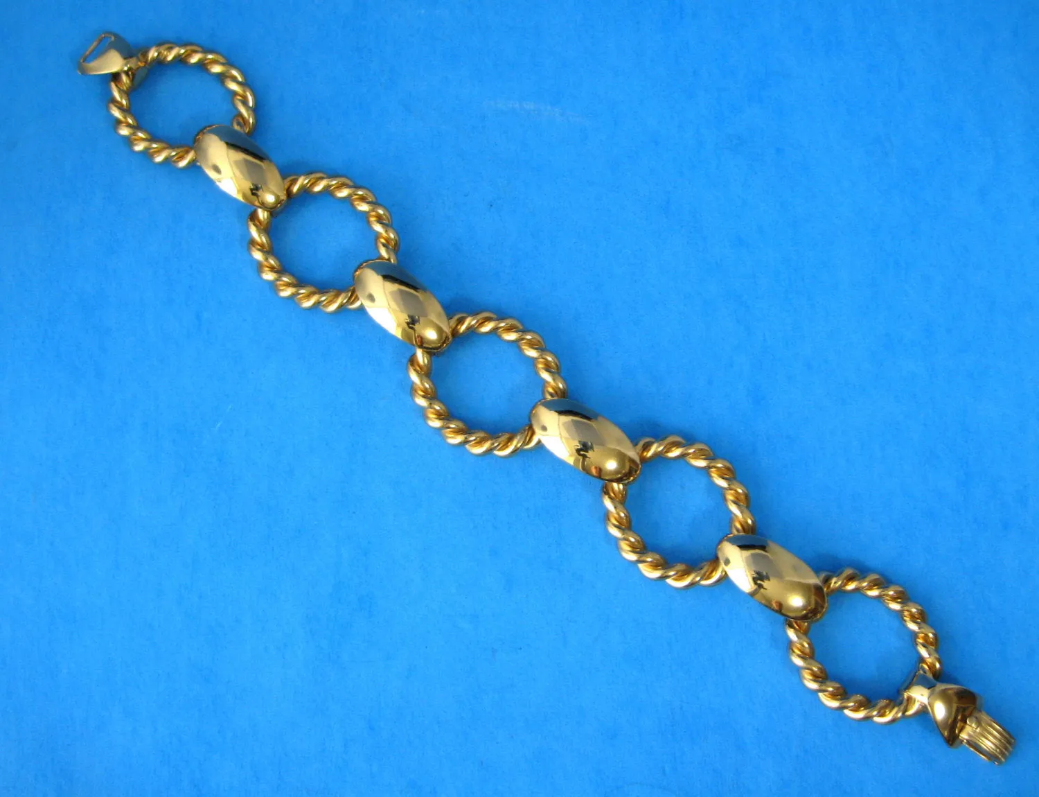 Napier Twisted Link Bracelet Signed Oval Links Gold Plated 1980s Fashion Chunky