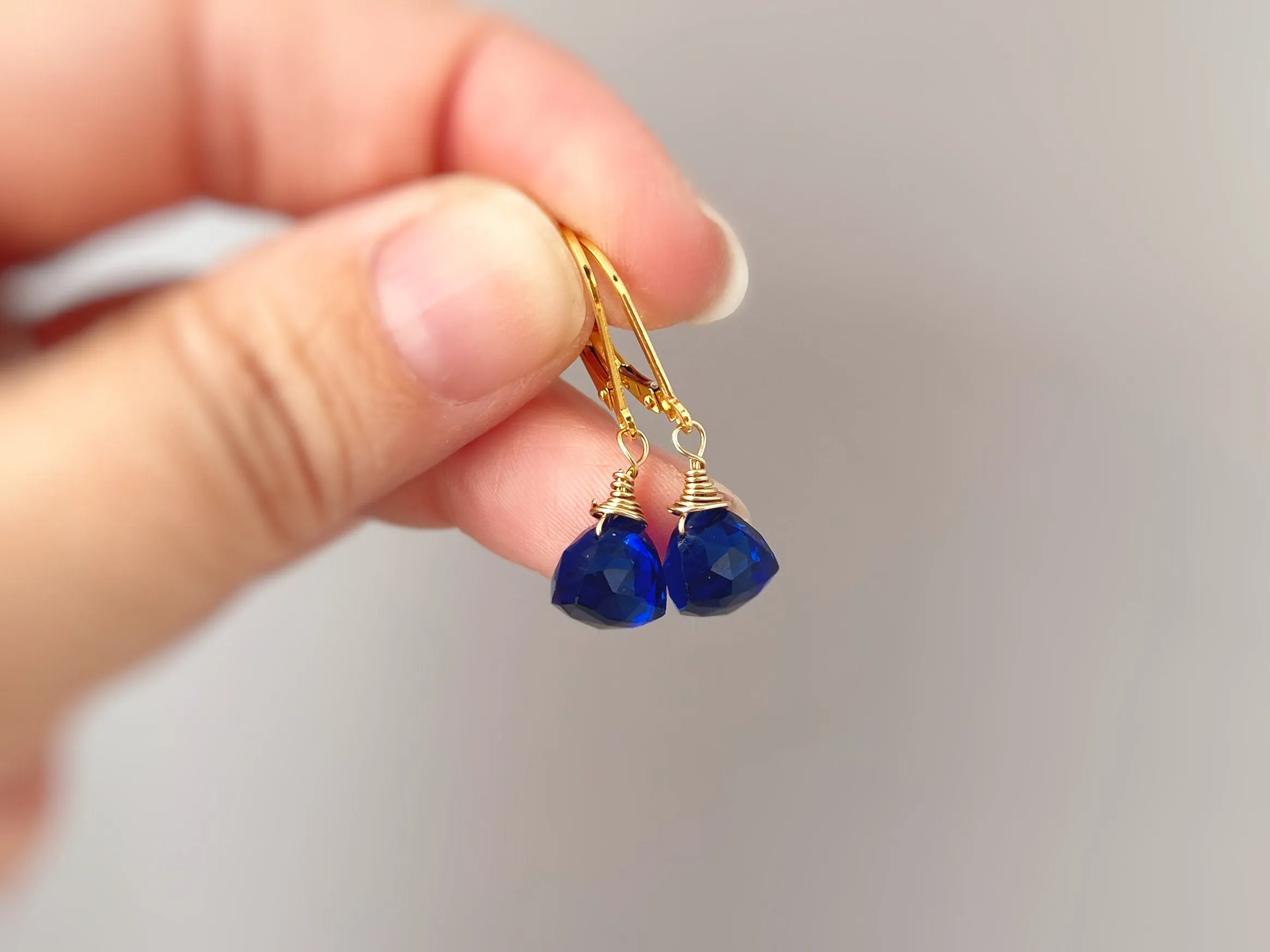 Sapphire Blue Quartz dangling earrings gold