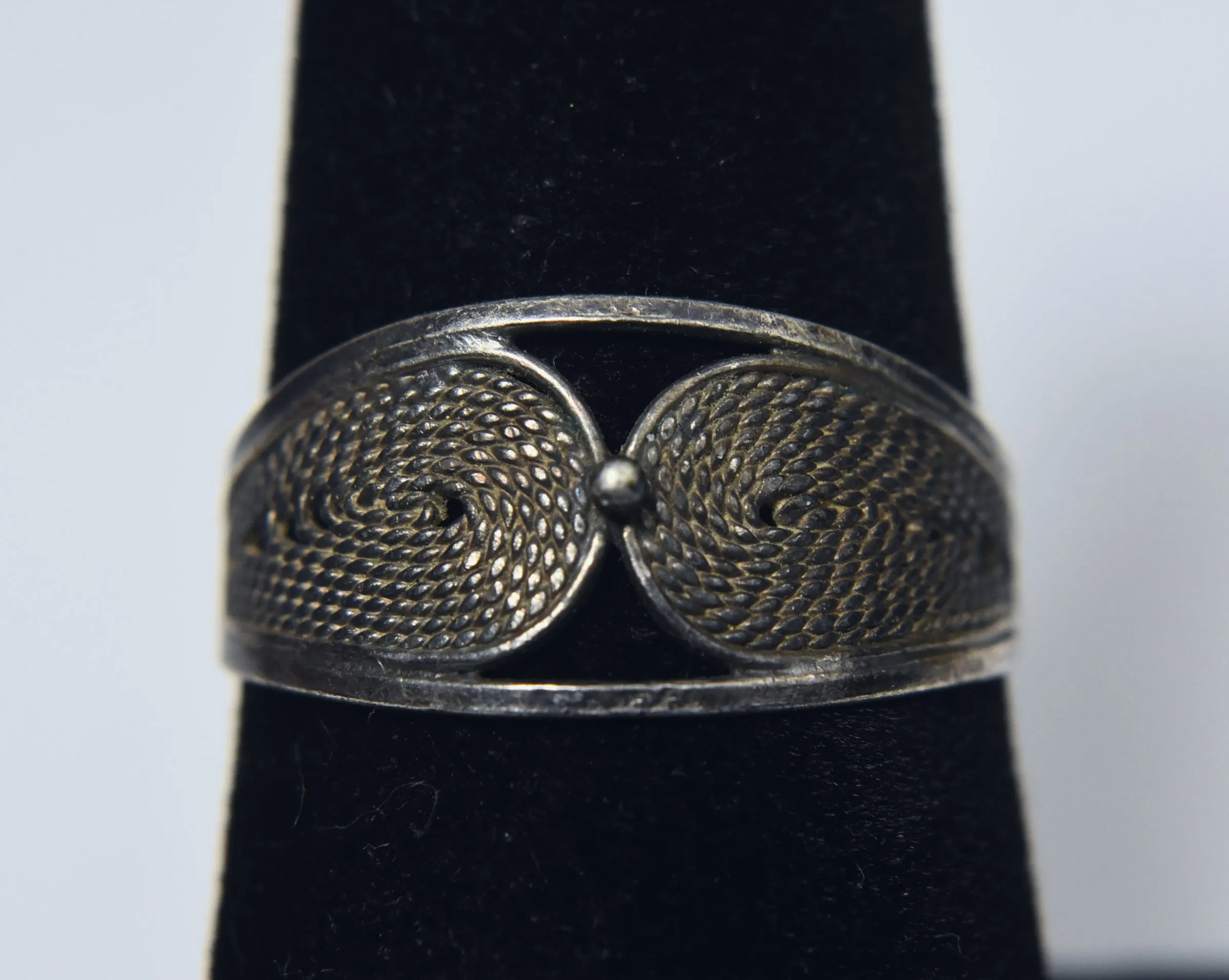 Vintage Filigree Ring - Size 7.75