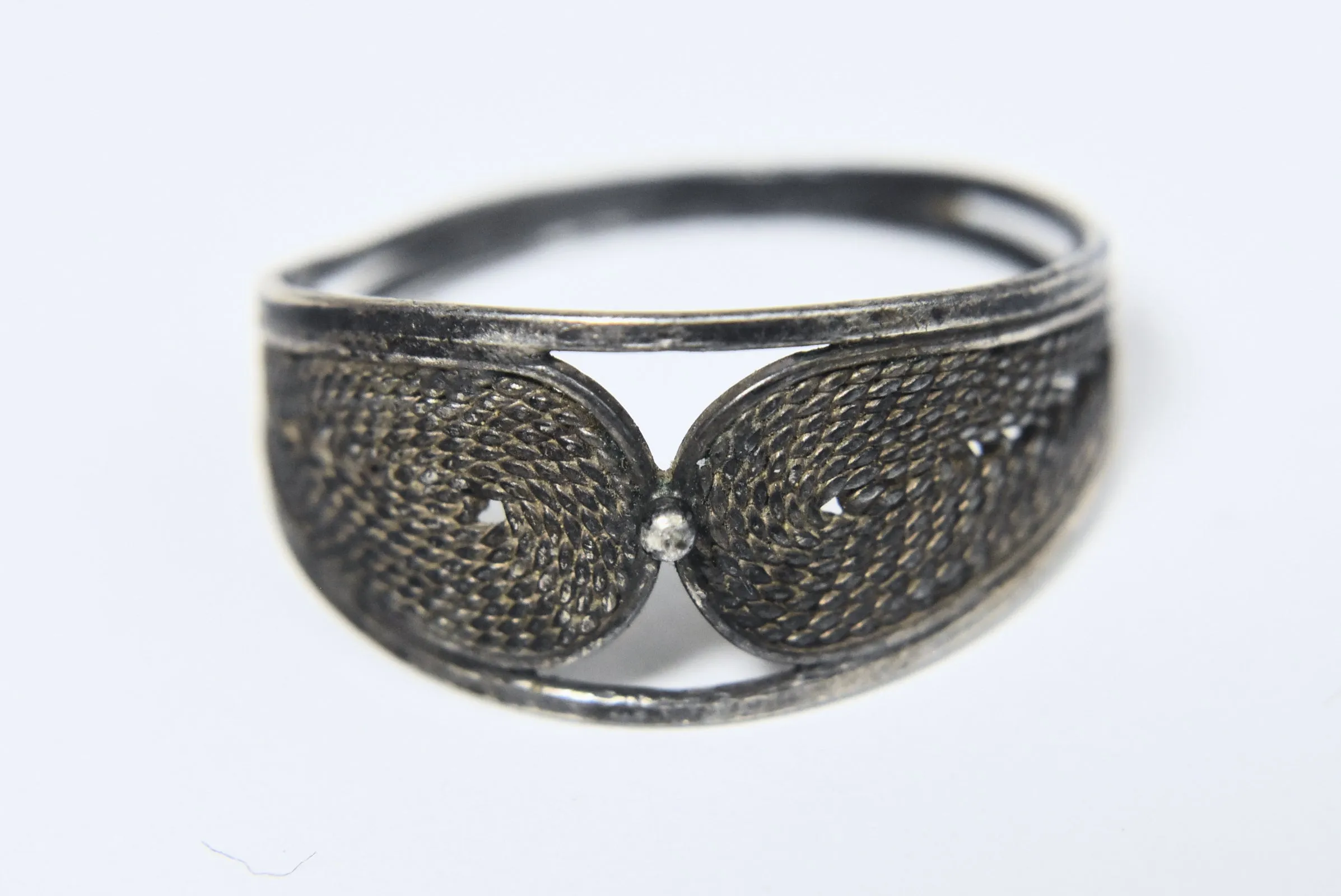 Vintage Filigree Ring - Size 7.75