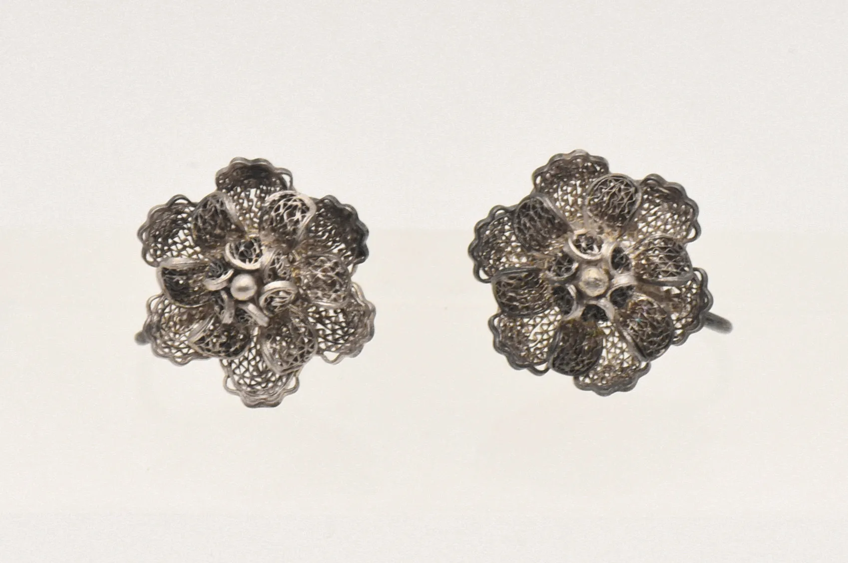 Vintage Filigree Silver Flower Screw Back Earrings