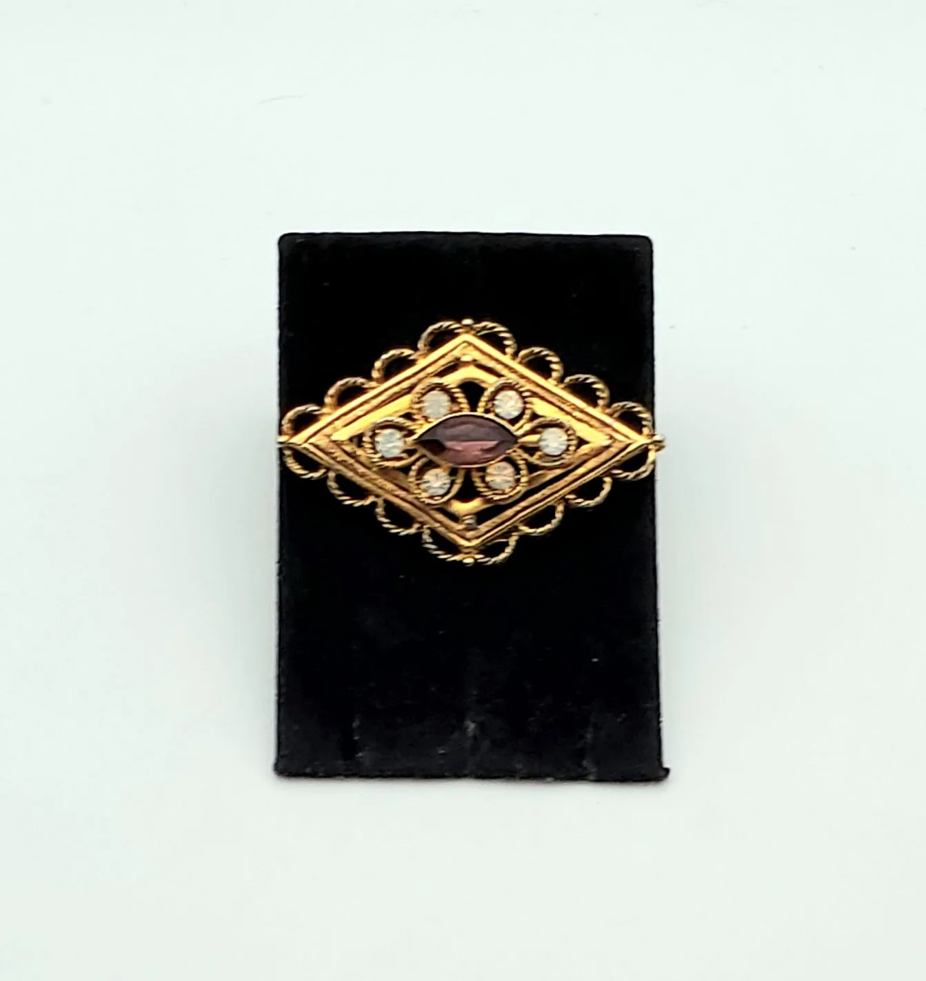 Vintage Gold Tone Opaline Filigree Brooch