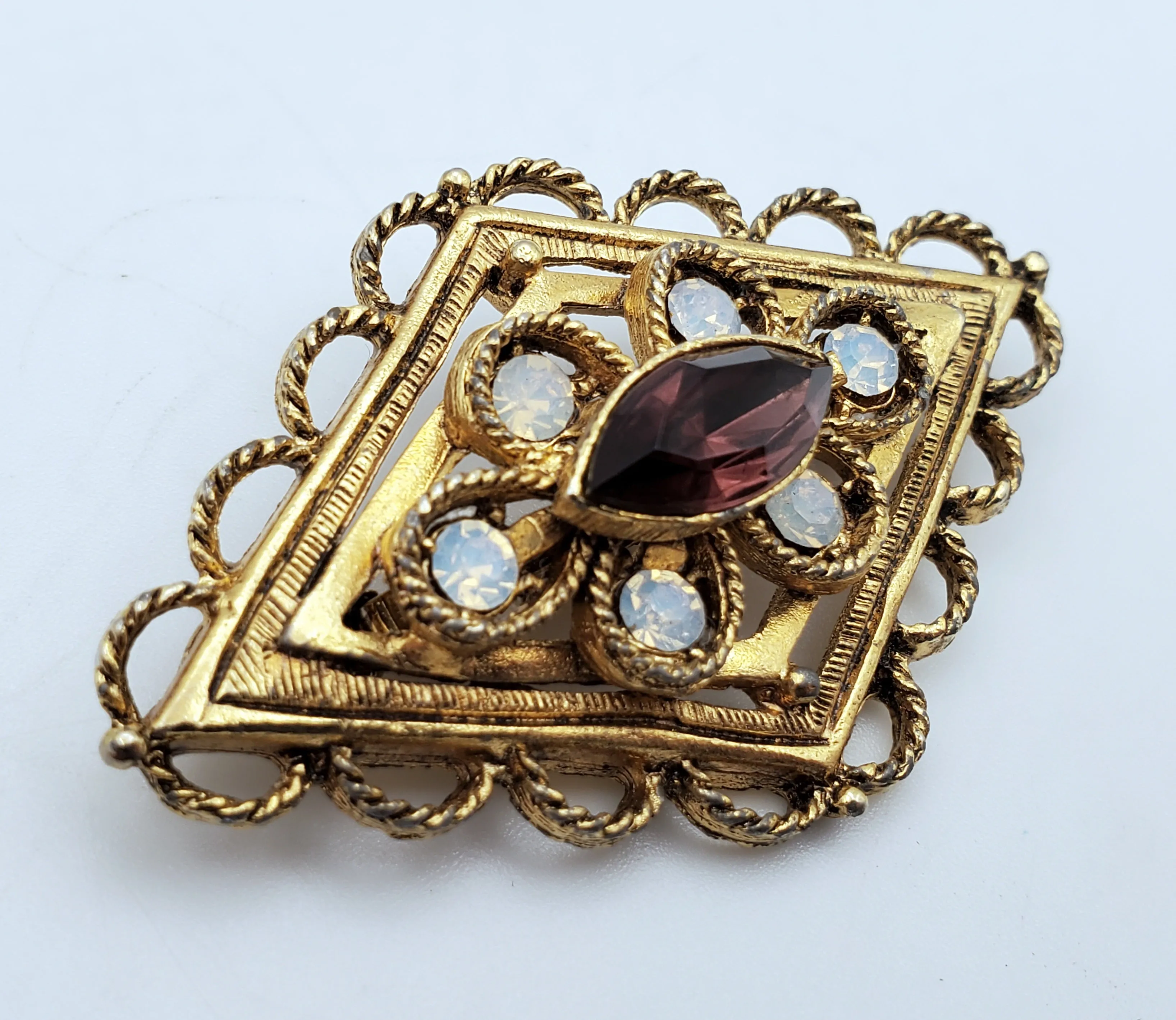 Vintage Gold Tone Opaline Filigree Brooch