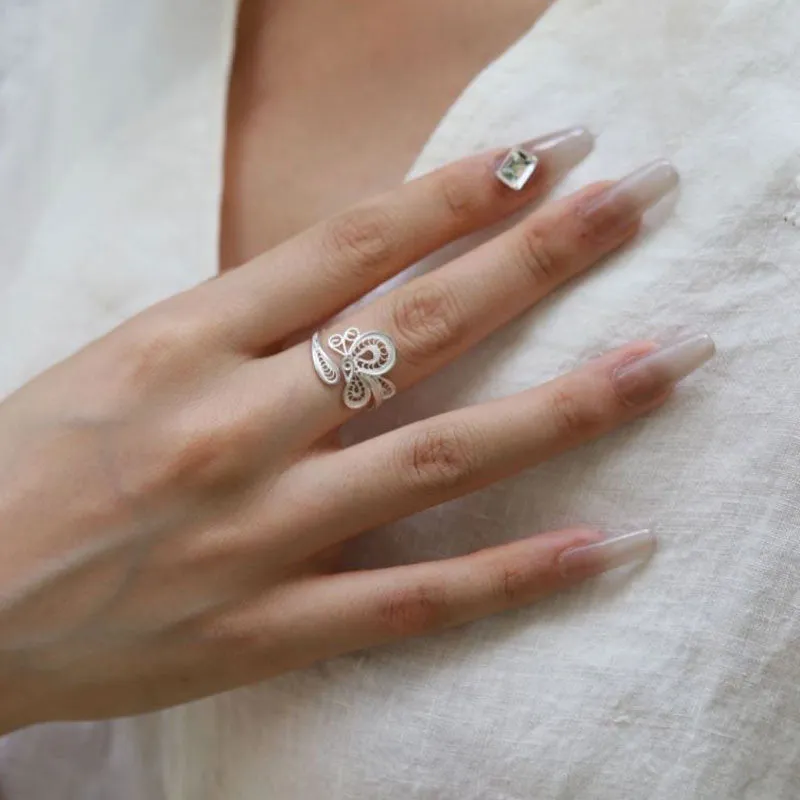 Vintage Simple Plain Silver Fish-shaped Hollow Filigree Ring Jewelry Gift