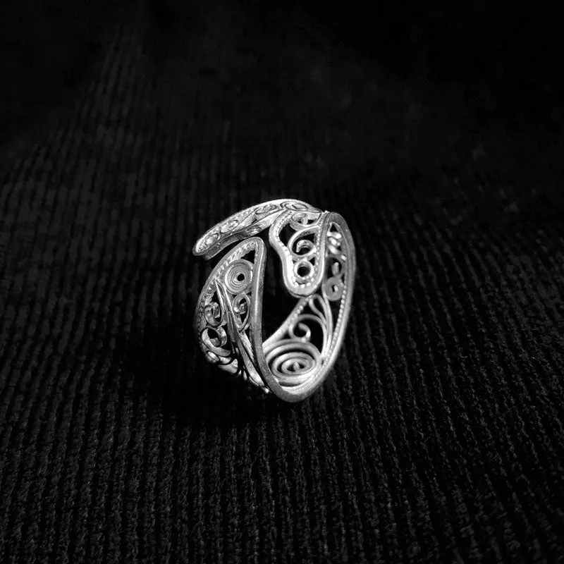 Vintage Simple Plain Silver Fish-shaped Hollow Filigree Ring Jewelry Gift